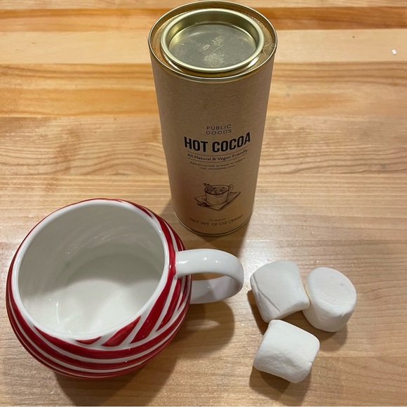 Starbucks mugs 12 ounces microwave and dishwasher safe. This is for a set of 4. - Picture 2 of 6